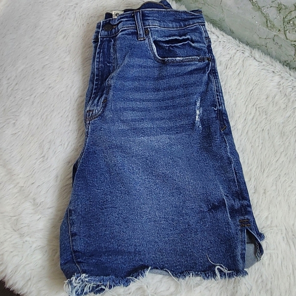 Kensie Vintage Luxe Jean Shorts - Picture 1 of 11